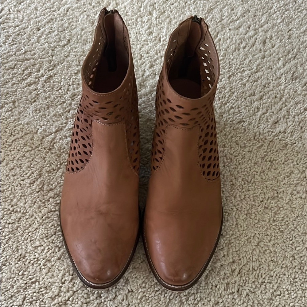 Seychelles Tan Ankle Boots